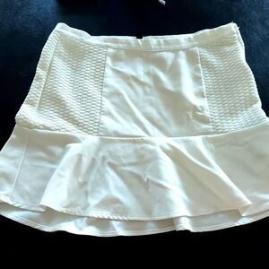 Elegant White Mini Skirt
